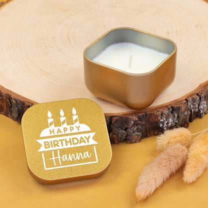 Goldene personalisierte Geburtstagskerze mit Name Hanna auf Holzscheibe dekoriert