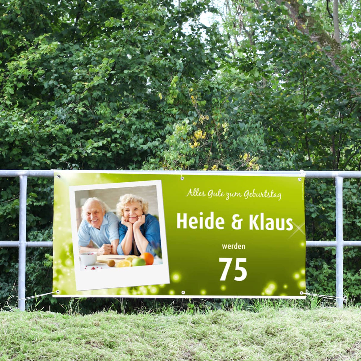 Polaroid-Fotobanner zum Geburtstag in hellgrün mit Ihren Wunschnamen und einem Alter Ihrer Wahl