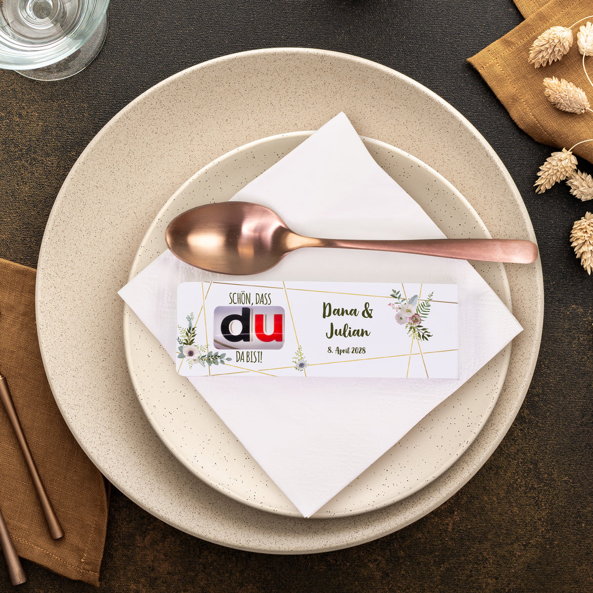 Personalisierter duplo Riegel als Gastgeschenk zur Hochzeit mit Namen & Datum | Schön, dass du da bist!