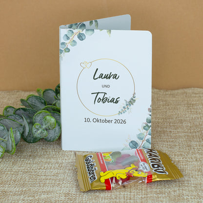 Personalisiertes Hochzeits-Klappkärtchen mit Haribo Goldbären und Eukalyptus-Motiv