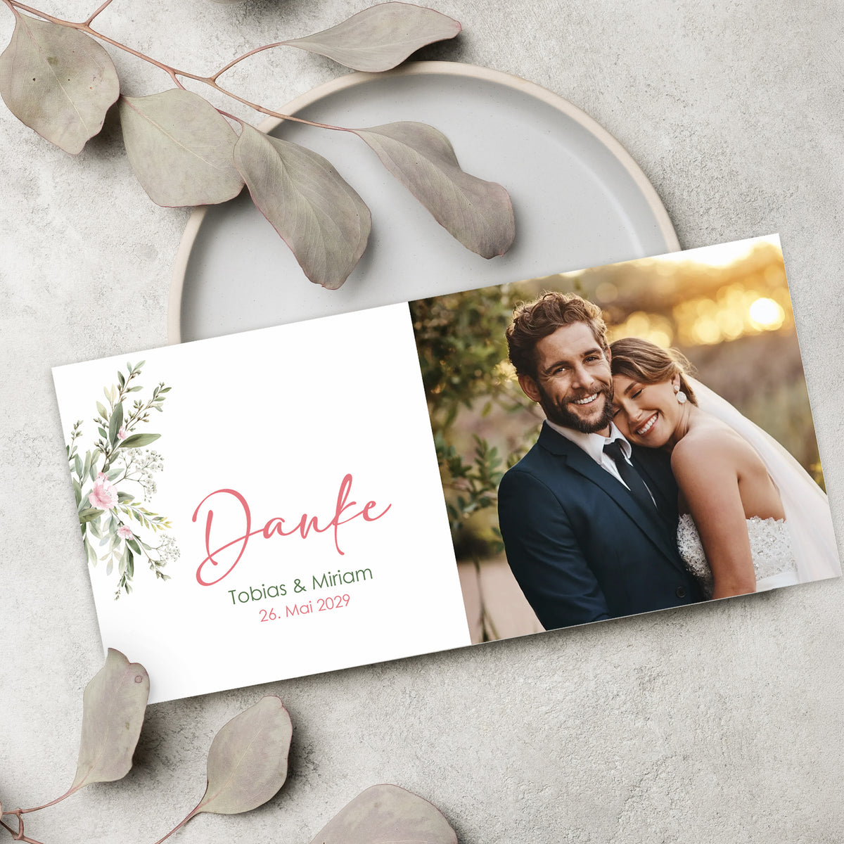 Personalisierte Hochzeitskarte Danke mit Foto und Datum im modernen Layout