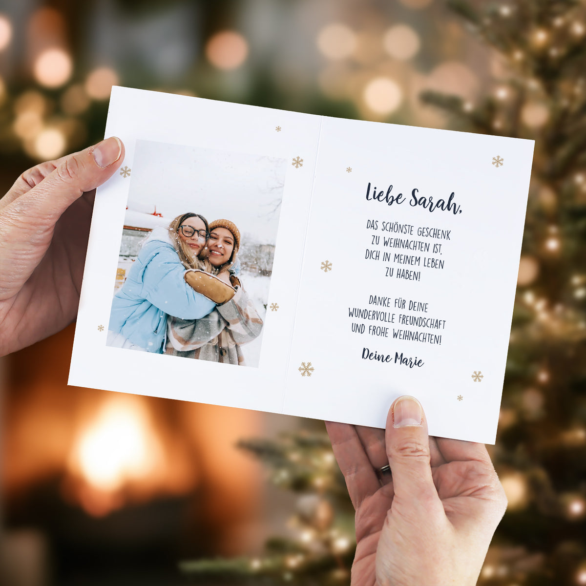 Geöffnete Weihnachtskarte – linke Seite mit Foto, rechte Seite mit persönlichem Weihnachtsgruß.