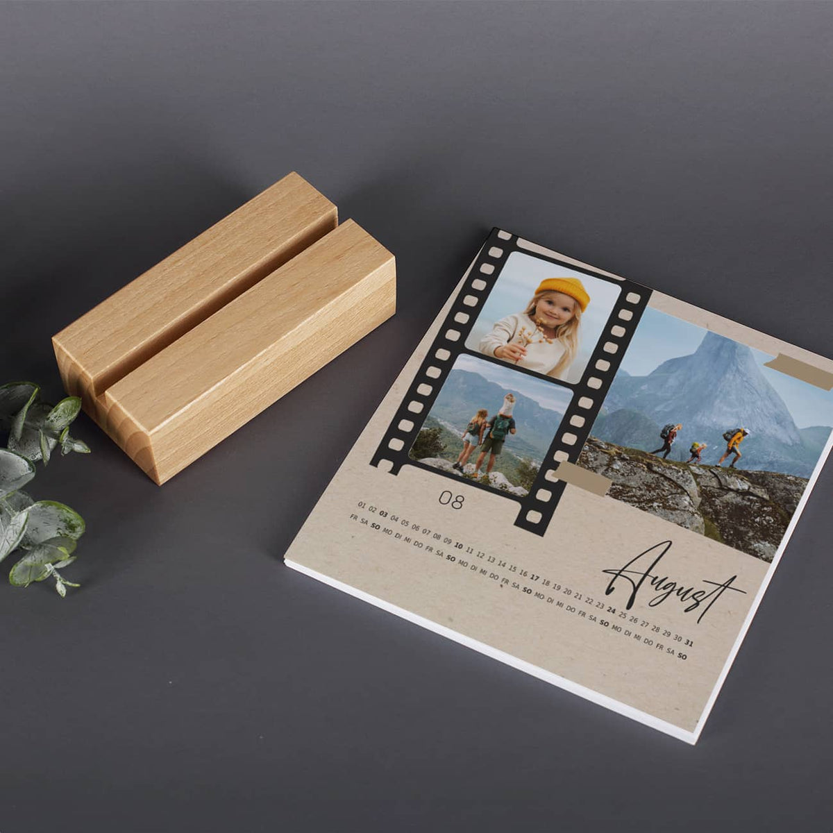 Tischkalender mit Holzsockel