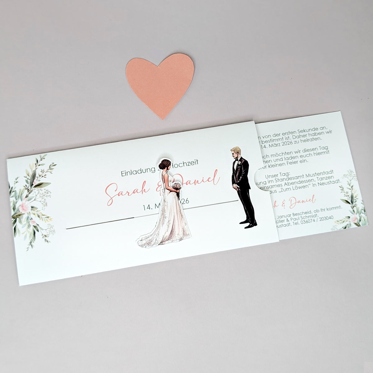 Einladung zur Hochzeit - Ziehkarte mit Brautpaar und Blättern (Motiv 3)