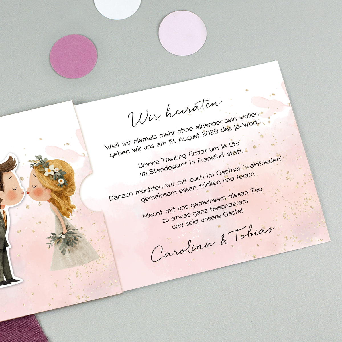 Innenseite der Ziehkarte zur Hochzeit mit sichtbar werdendem Einladungstext beim Herausziehen