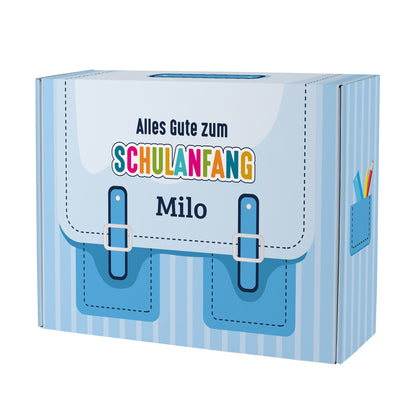 Große blaue Geschenkbox zur Einschulung im Schulranzen-Design mit Name personalisiert