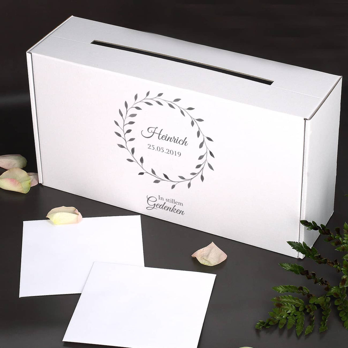 Bedruckte Kartenbox im schlichten Design