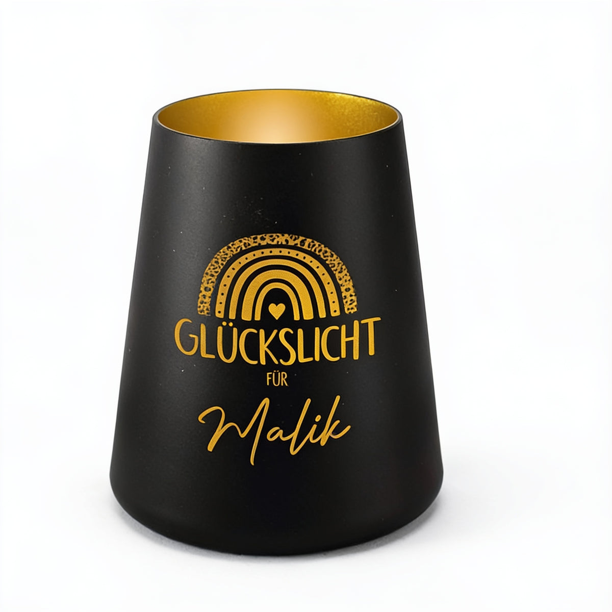 Schwarzes Glückslicht Windlicht mit Name Malik, Regenbogen-Motiv und goldener Innenseite auf weißem Hintergrund