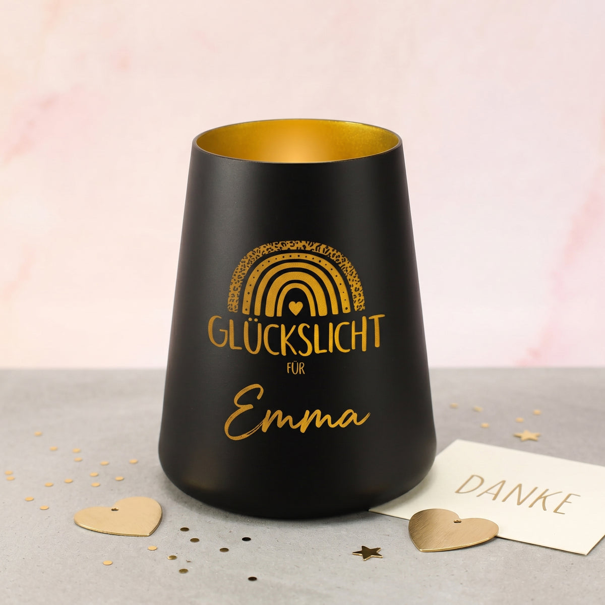 Schwarzes Windlicht Glückslicht für Emma mit Regenbogen-Motiv, goldener Gravur und Dankeschön-Karte