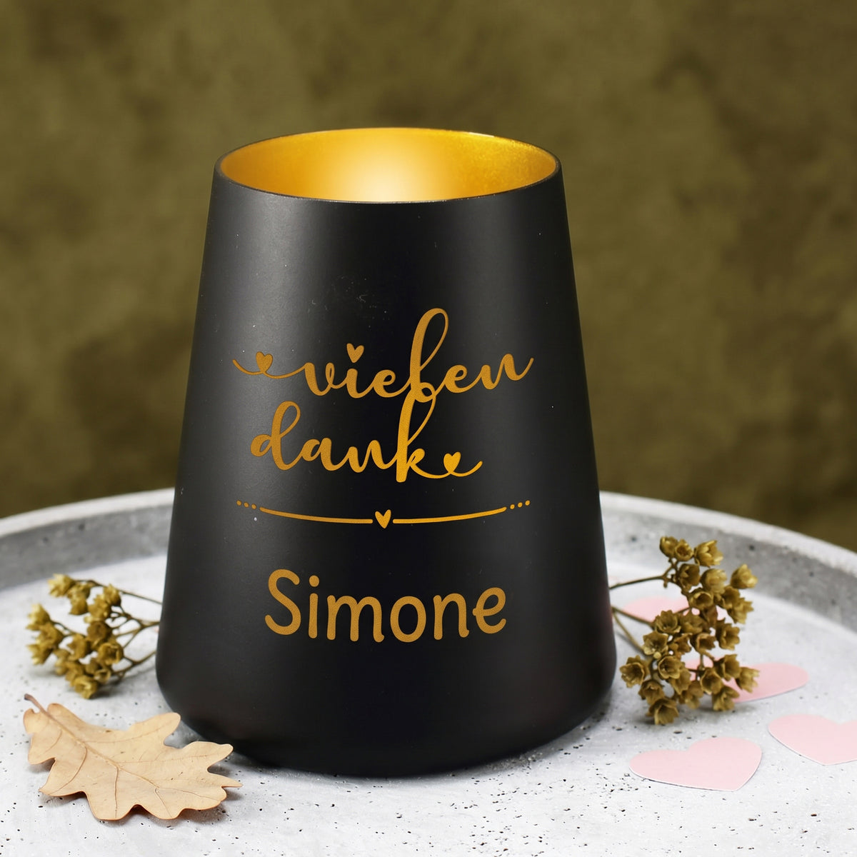 Personalisiertes schwarzes Windlicht mit Name Simone, vielen Dank Gravur und kleinen Herzdetails
