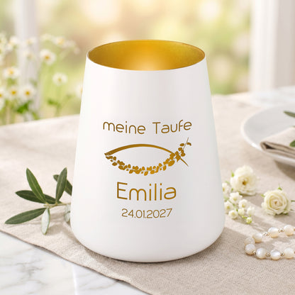 Weißes Windlicht mit goldfarbener Innenseite, Ichthys-Fischmotiv und Aufdruck meine Taufe mit Name Emilia und Datum