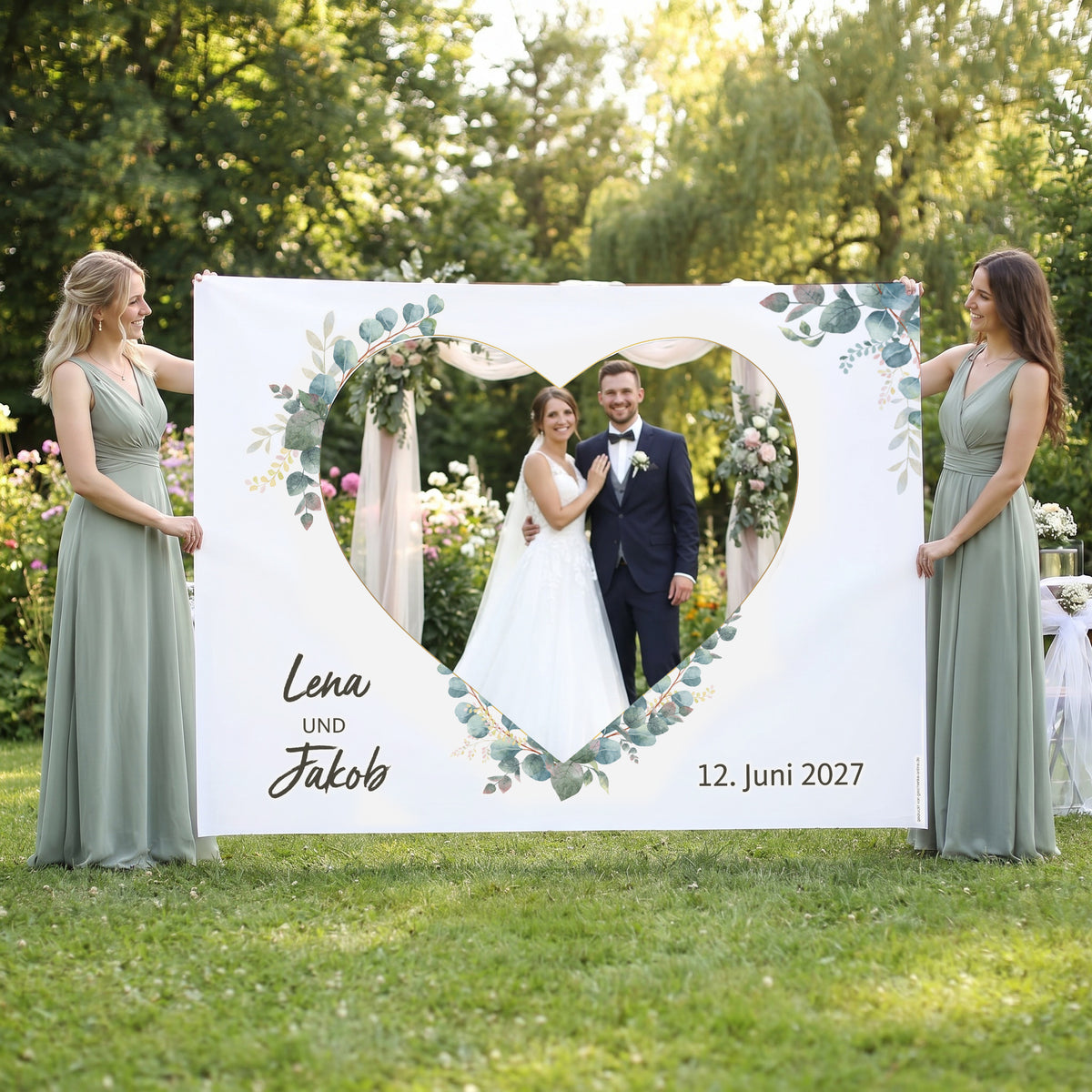 Hochzeitsbanner mit Foto im Herzrahmen, Namen Lena und Jakob und Datum 12. Juni 2027