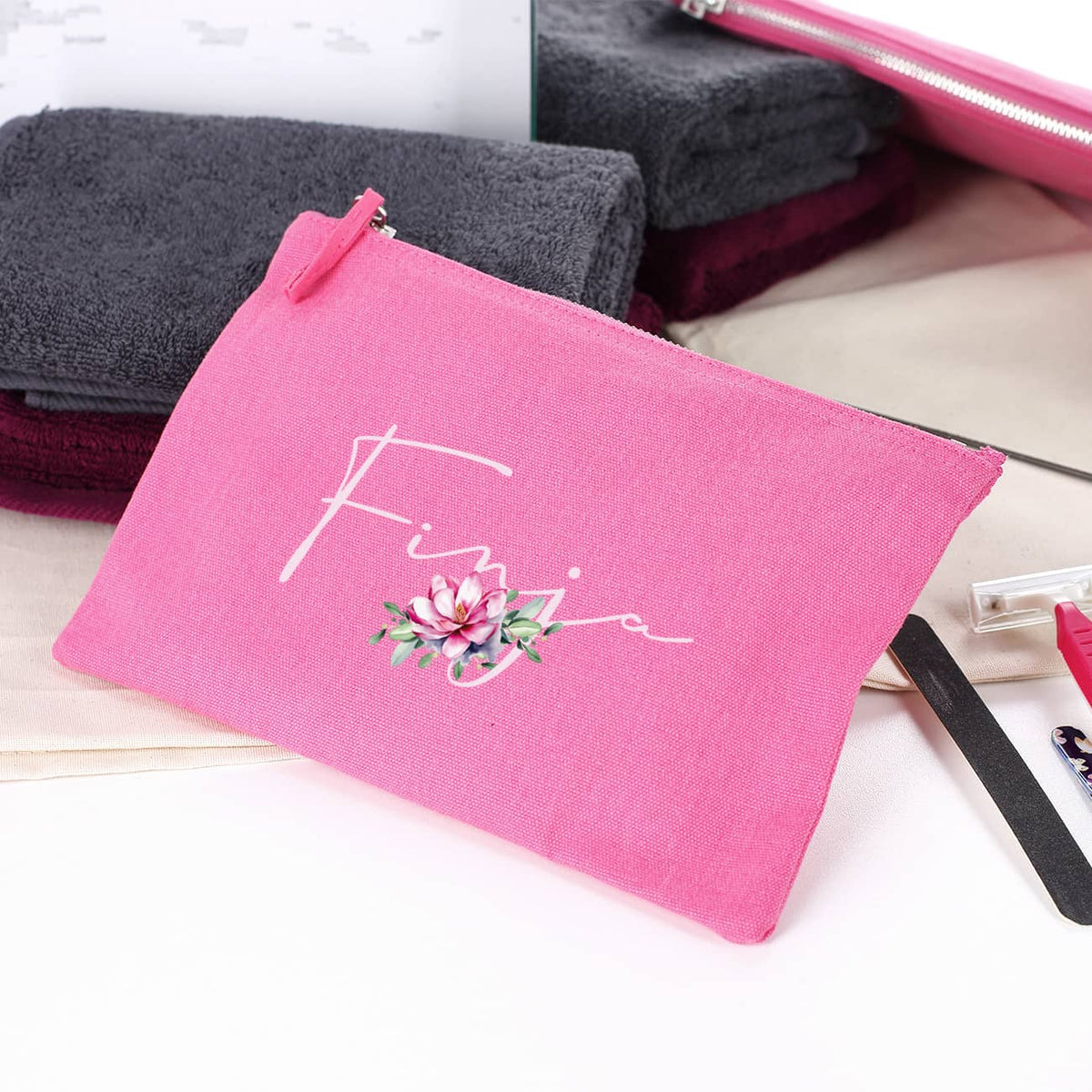 Persönliches Beautycase mit Name & Magnolie bedruckt