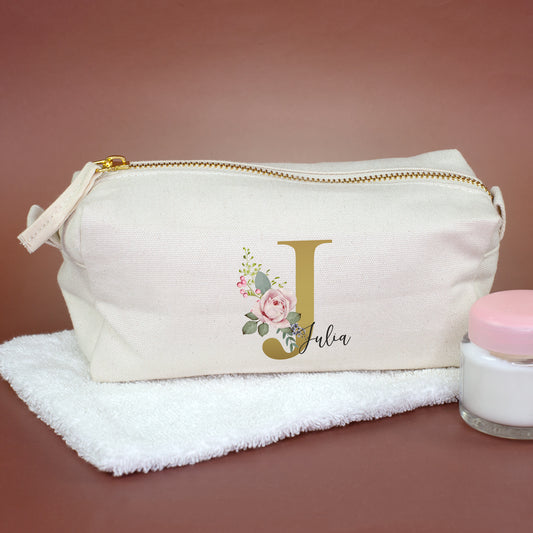 Beautycase mit goldener Initiale, Blumen Motiv und Name Julia personalisiert