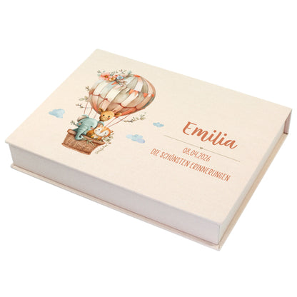 Personalisierte Fotobox zur Geburt mit Heißluftballon-Motiv, Name und Wunschtext auf hellem Hintergrund