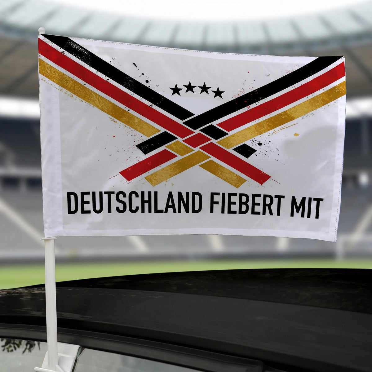 Fußball Autofahne mit Wunschtext Deutschland fiebert mit vor Stadionhintergrund auf Autodach
