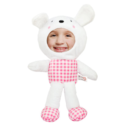 Freigestelltes Kuscheltier Hase mit eigenem Fotogesicht und rosa-weiß kariertem Körper
