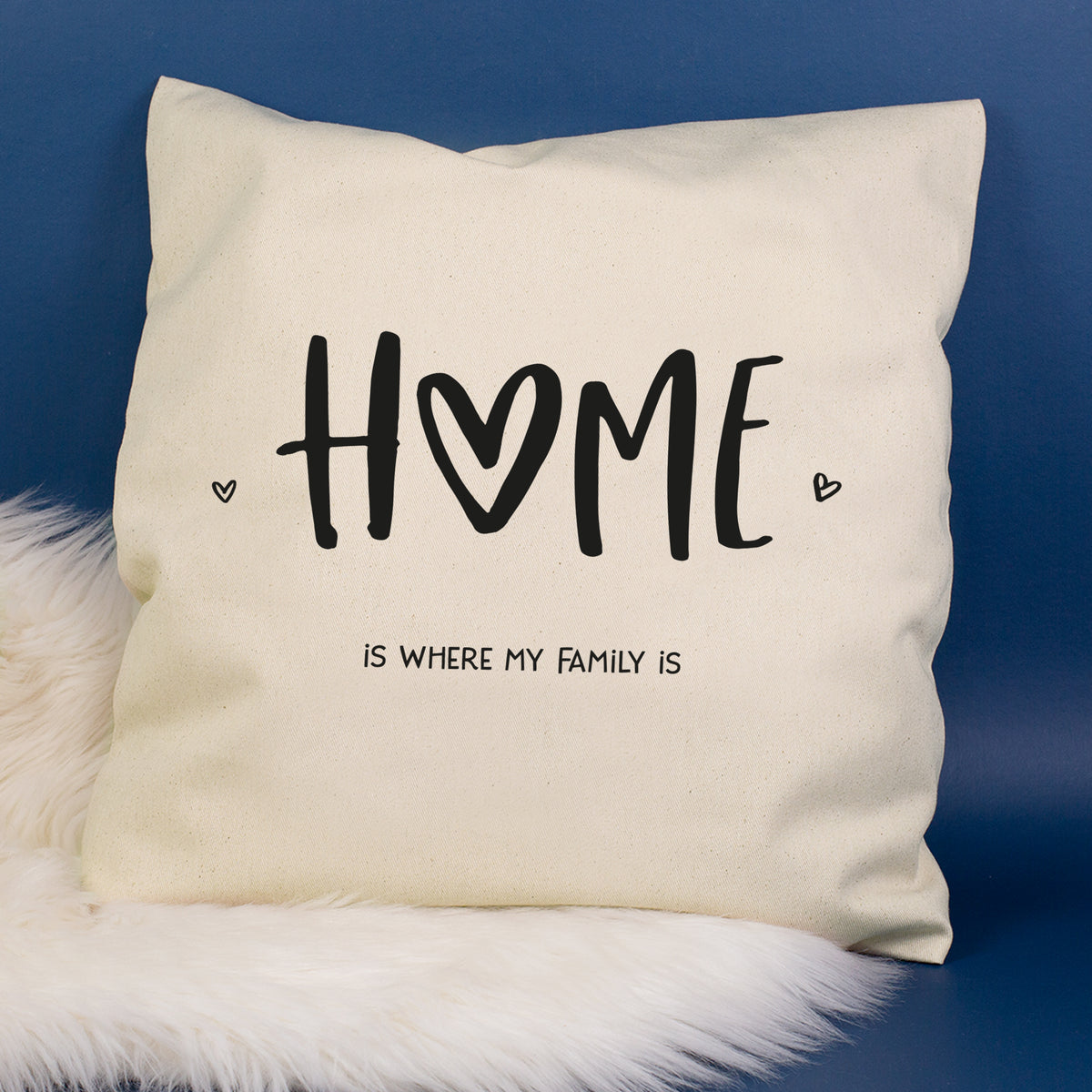 Natur Kissen mit HOME Motiv und Spruch Home is where my family is