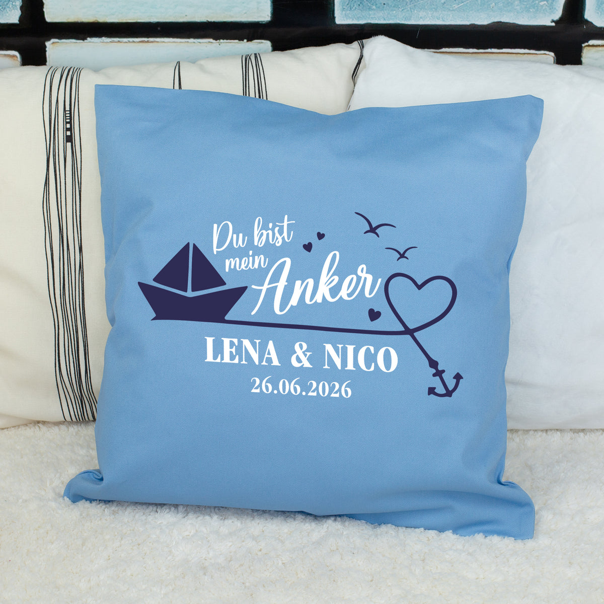 Blaues Kissen mit Du bist mein Anker Motiv und Namen als Hochzeitsgeschenk
