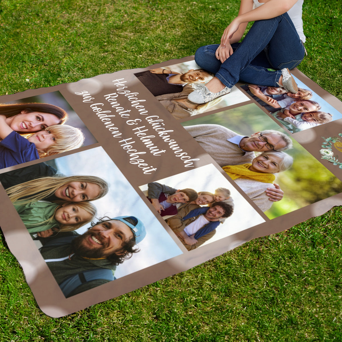 XXL-Kuscheldecke mit Fotos und Wunschtext dekorativ im Garten 
