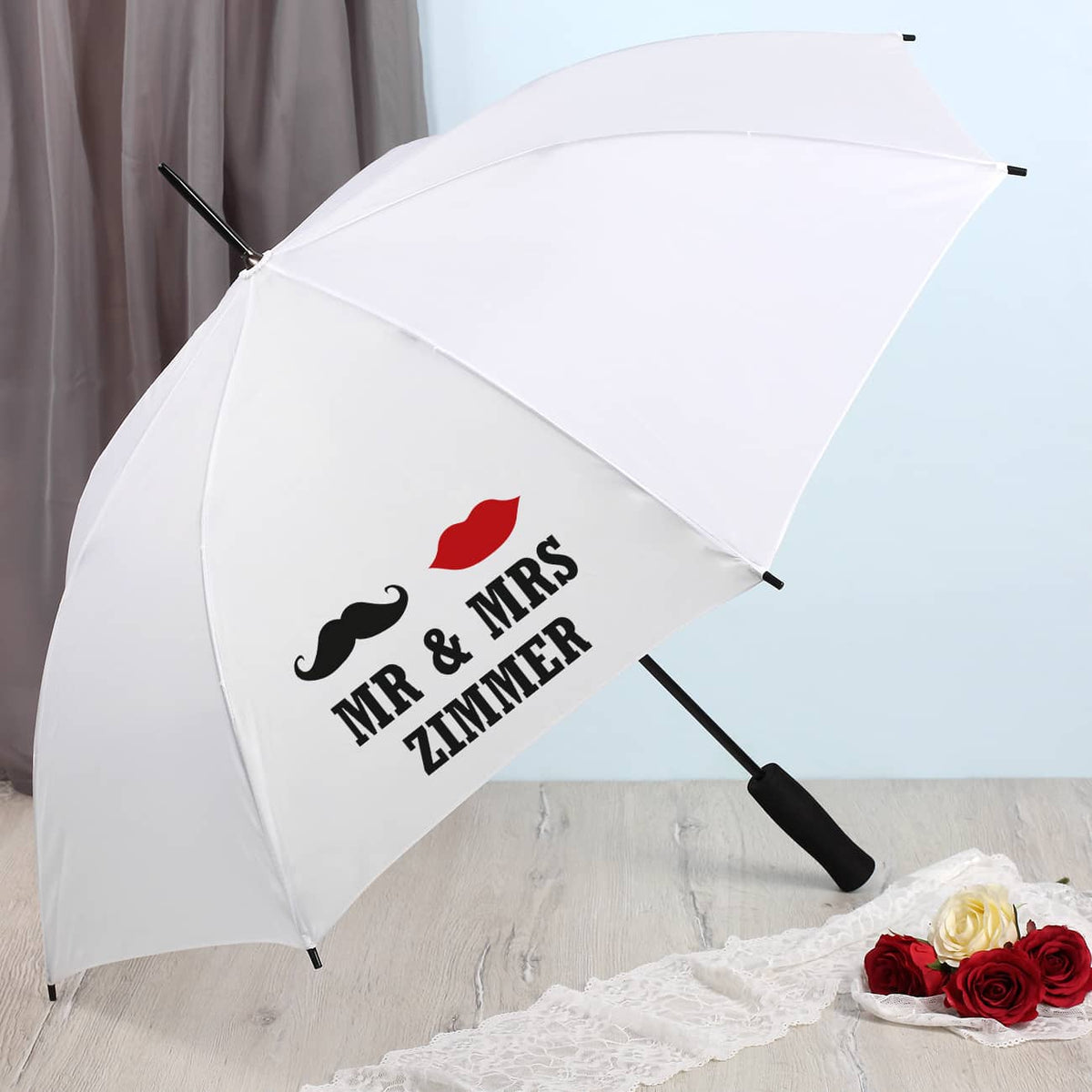 Regenschirm in Weiß zur Hochzeit