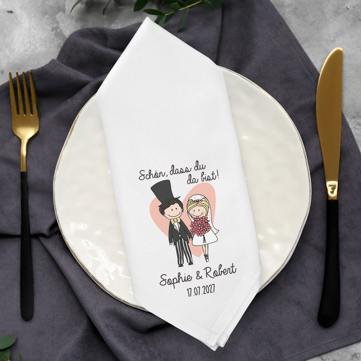Personalisierte Serviette Hochzeit mit Brautpaar Illustration auf eleganter Tischdekoration