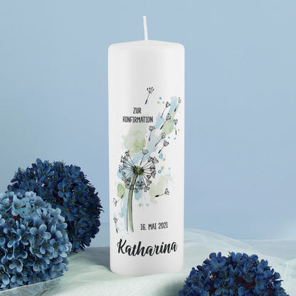 Konfirmationskerze Pusteblume mit Name, Datum und Segensspruch