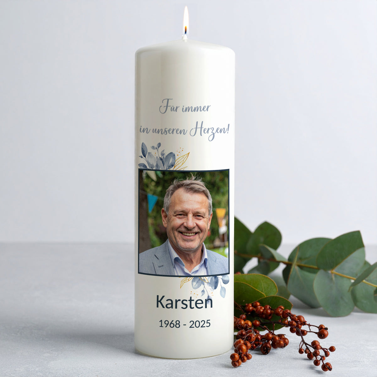 Erinnerungskerze mit Bild und Datum, stilvolles Andenken