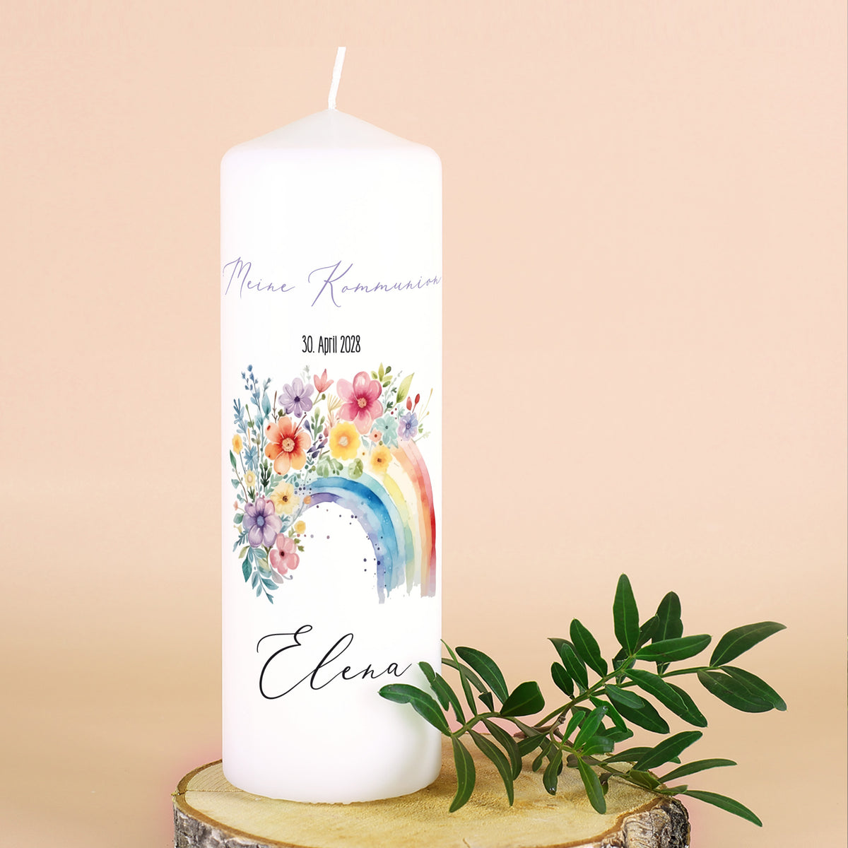 Kerze mit Regenbogenblumenmotiv zur Kommunion von Elena am 30. April 2028