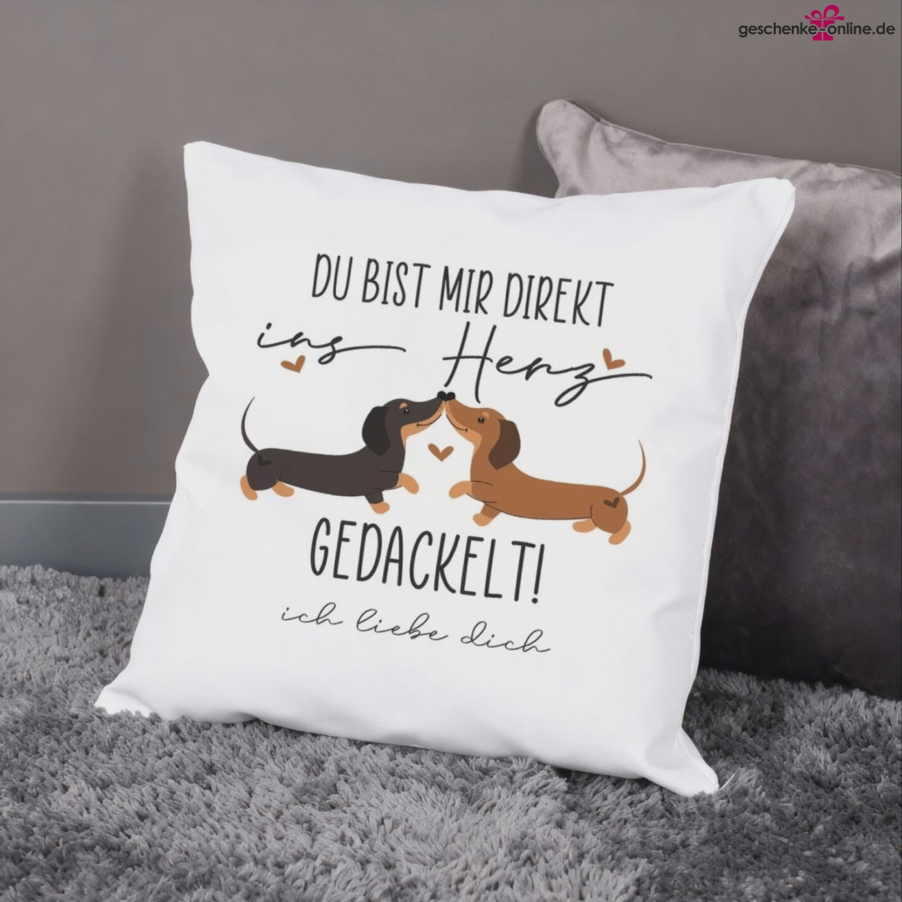 Personalisiertes Kissen mit Dackel-Pärchen und Spruch „Du bist mir direkt ins Herz gedackelt!“, Haustier Geschenk für Hundebesitzer und Tierliebhaber