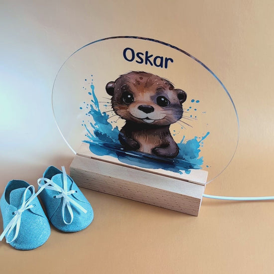LED-Acryllampe mit Otter und Name für Kinder