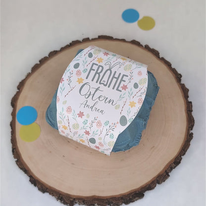 Personalisierte Löffeleier 'Frohe Ostern' mit Name im Karton | 4 gefüllte Schokoeier mit Huhn-Motiv