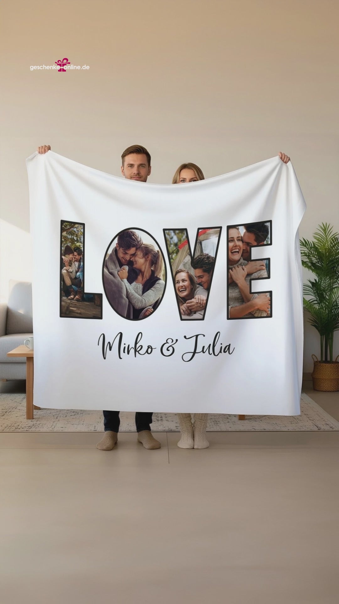 Foto-Kuscheldecke mit eigenem Text und "LOVE"-Motiv mit 4 integrierten Fotos als Geschenk zur Hochzeit oder zum Valentinstag