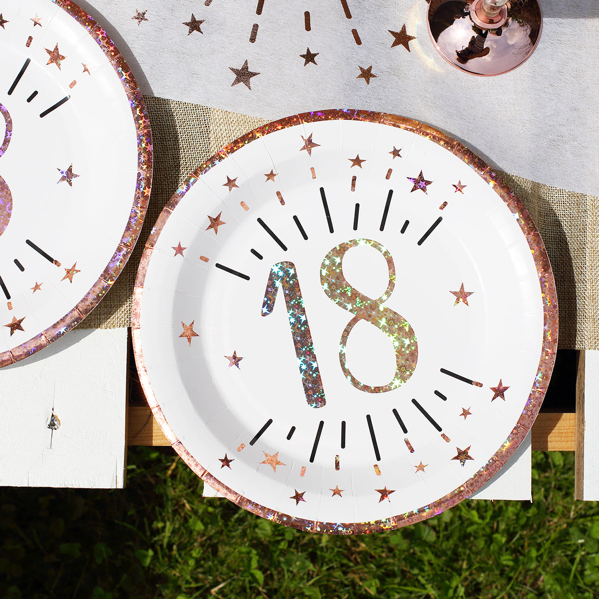 10 Pappteller mit roséfarbenen Glitzereffekten